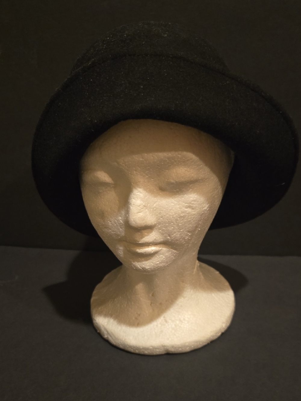 VTG. TOUCAN COLLECTION NEW YORK MADE IN USA BLACK HAT